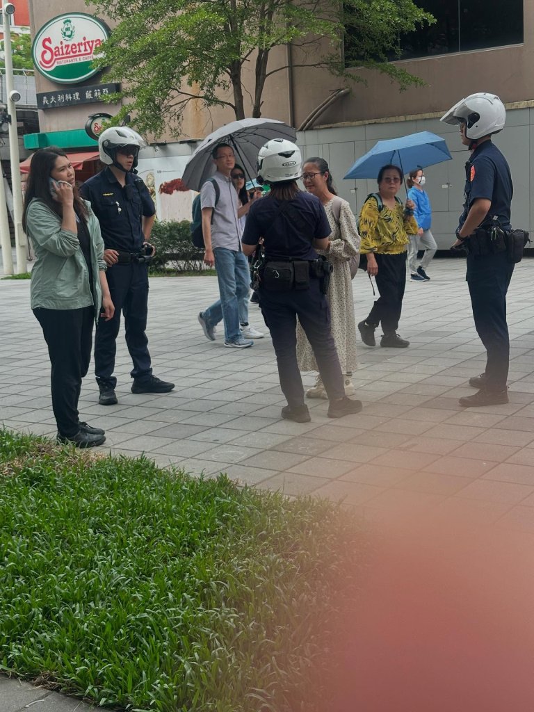 影／疑吃完壽司不付錢！霸王餐女轉身走人　警到場大街攔下