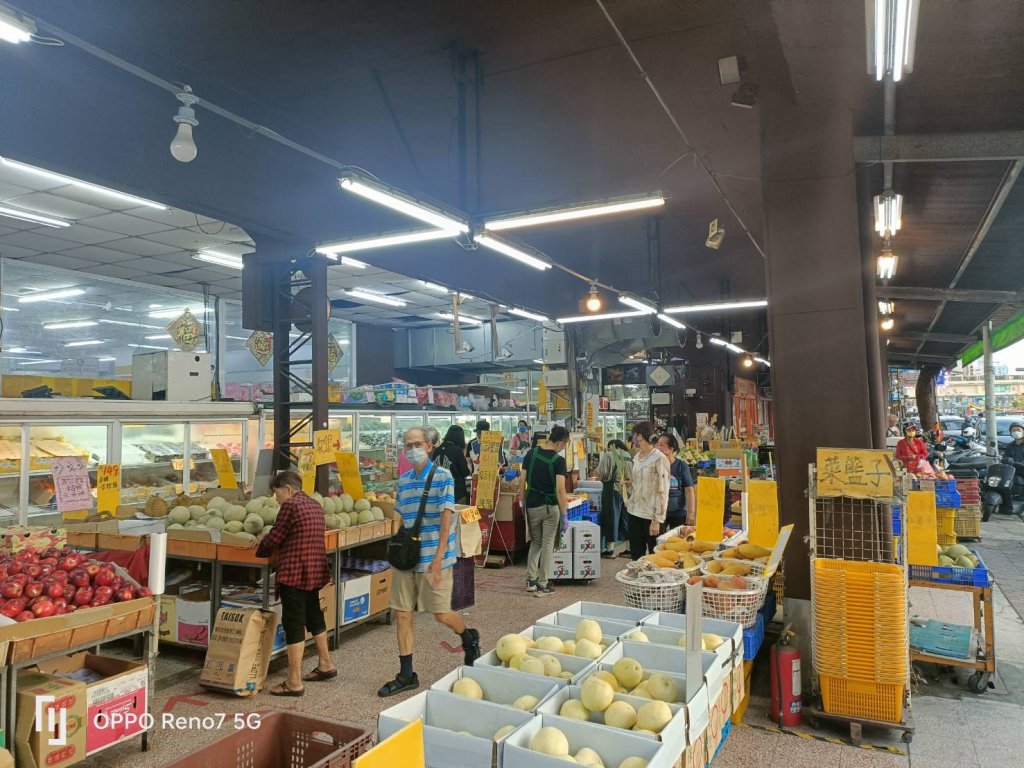 丟600萬不夠！台南男又怒撒416萬在超市　警呼籲：勿自撿取應立即通報