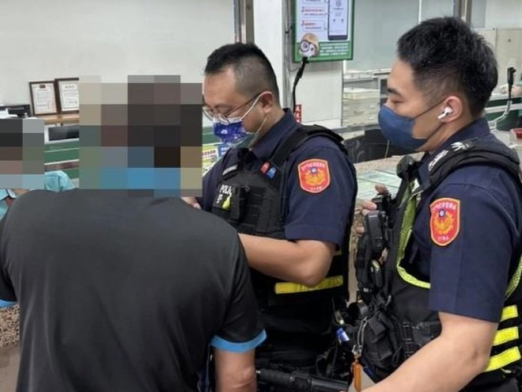 黃昏之戀變詐局!64歲翁陷網戀險失6萬　警眼尖識破「買棺材」騙局