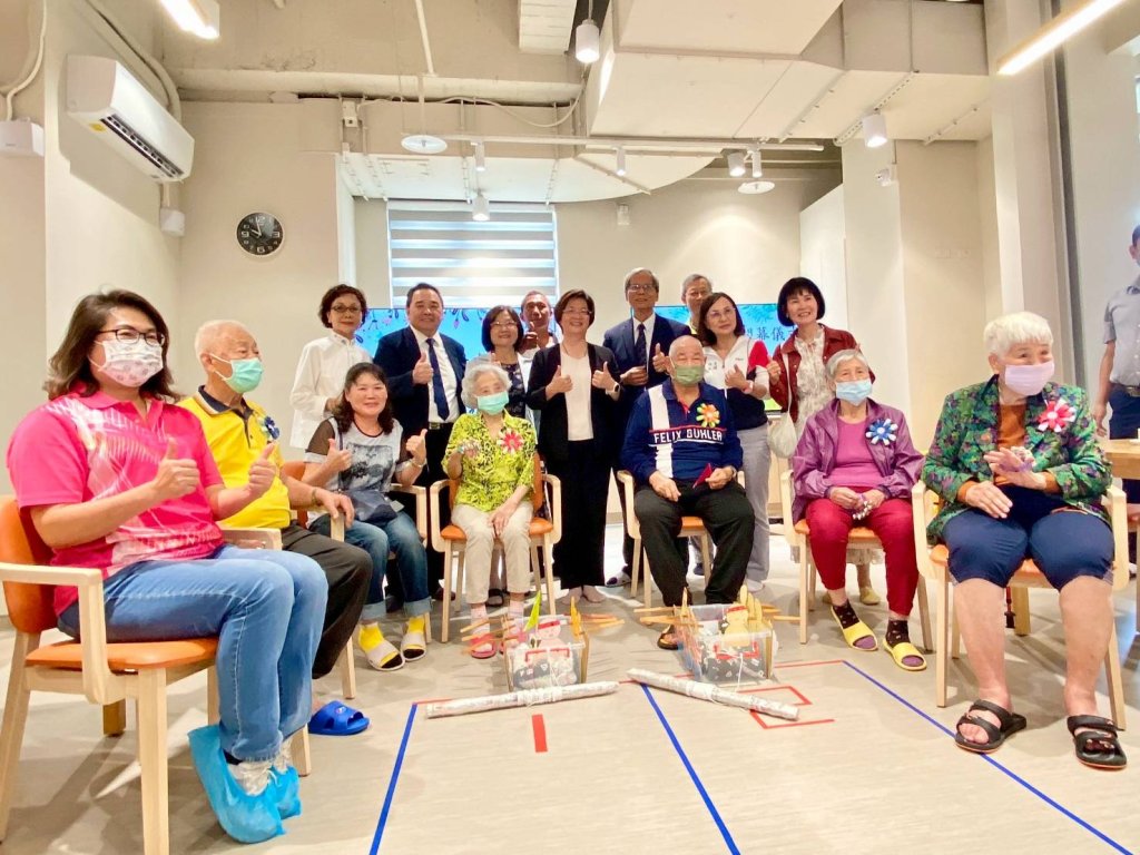 秀傳醫療體系第八家日照中心「大城秀和苑」開幕　彰化長者樂享活力復能新天地