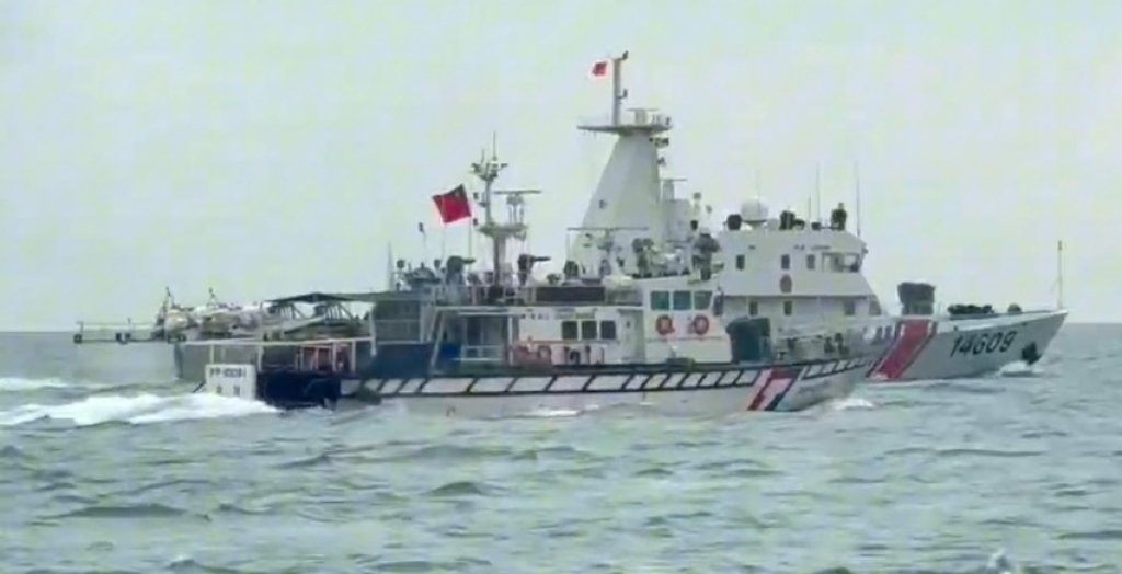 影/中國海警船突襲金門海域　4巡防艇出動、中英文廣播驅離
