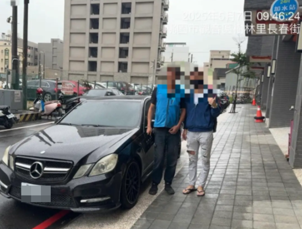 影／賓士女駕駛挑釁特斯拉！打滑自撞護欄影片曝光被笑翻　網友起底疑車主購車照