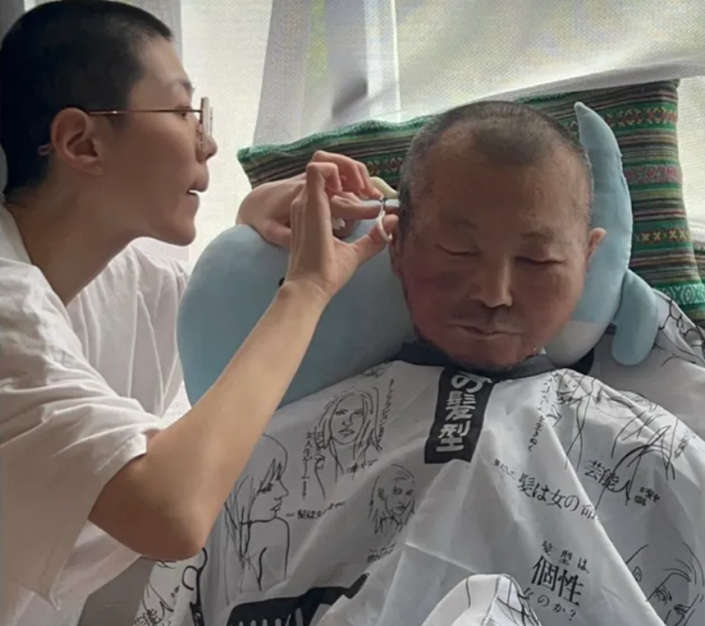 歌后曹雅雯父親病逝　深夜哽咽思念：「歌喉是你給的」
