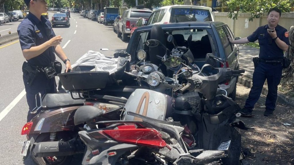 快訊／北市士林汽車失控撞8車　2人受傷送醫