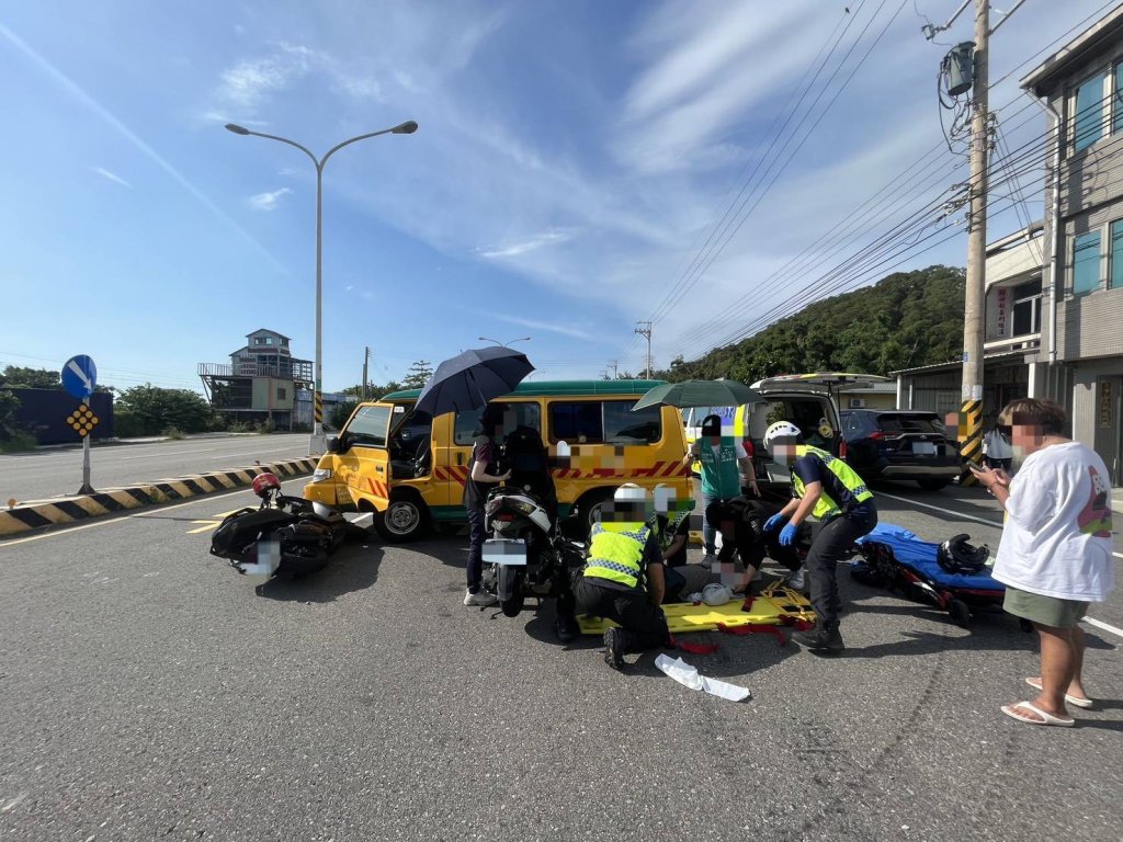 苗栗娃娃車車禍！　與兩輛機車相撞釀3傷