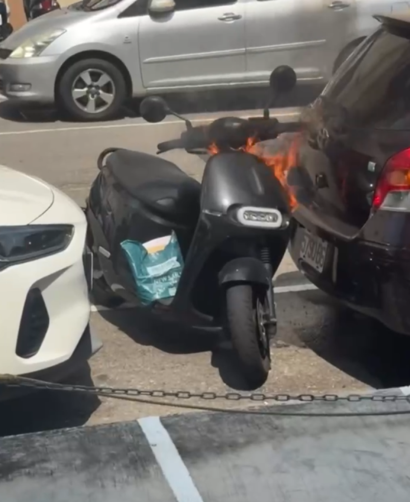 館長健身房台中店外Gogoro起火！ 　兩輛自小客車遭波及