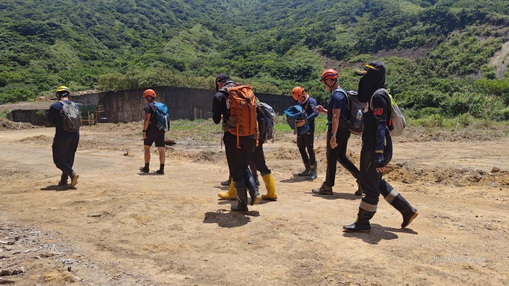 最後緊抓救命雜草...新北男疑登山失足　跌墜瑞芳小鬼瀑布身亡