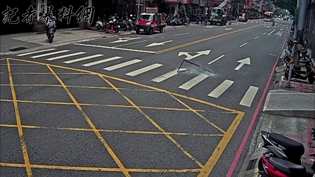 中和路天降「鋁窗」砸路中　房仲9樓開窗拍照闖禍