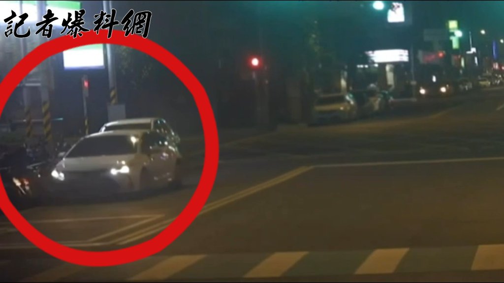沒在看路？板橋租賃車派出所前偏移　刷倒路邊6機車肇逃