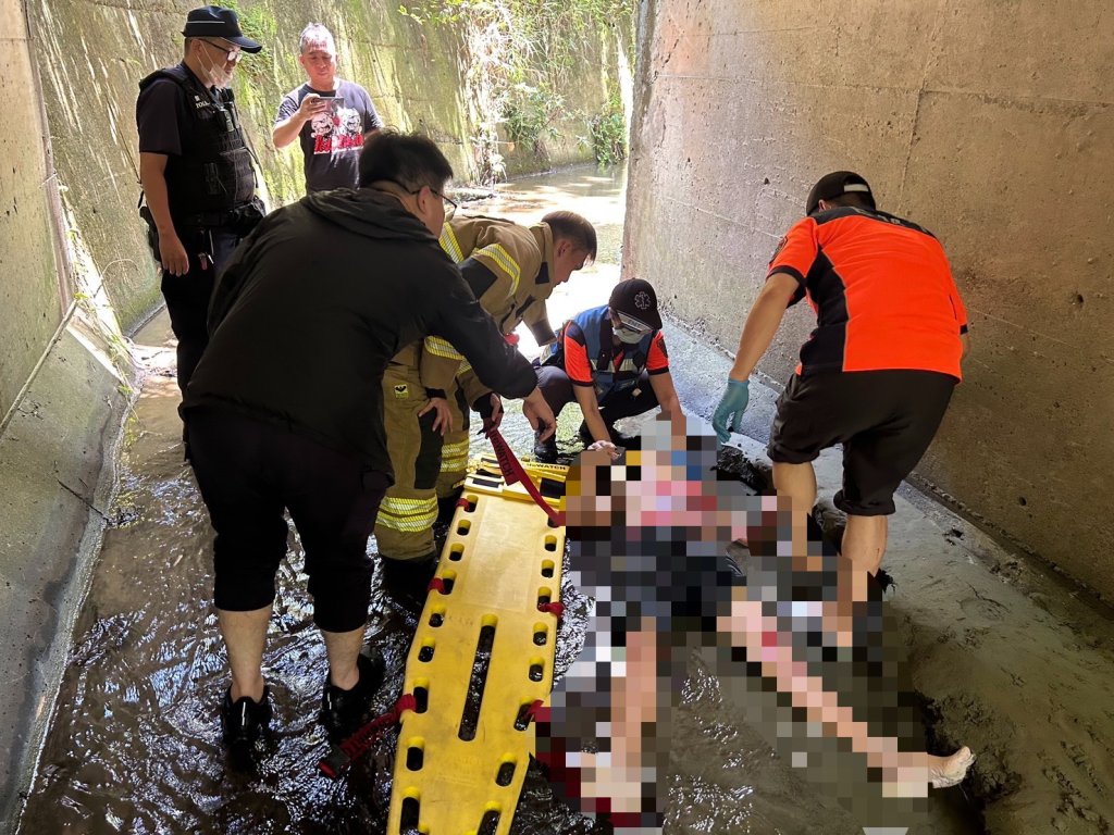 追愛不成持刀傷人！台南男砍「彩券行員工」逃山區棄車自焚　跌山溝骨折慘被抓