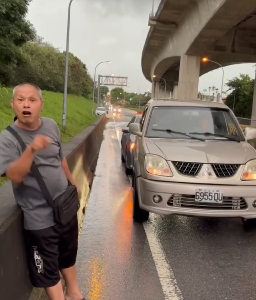 霧峰行車糾紛亮刀幹譙！　警方偵辦中