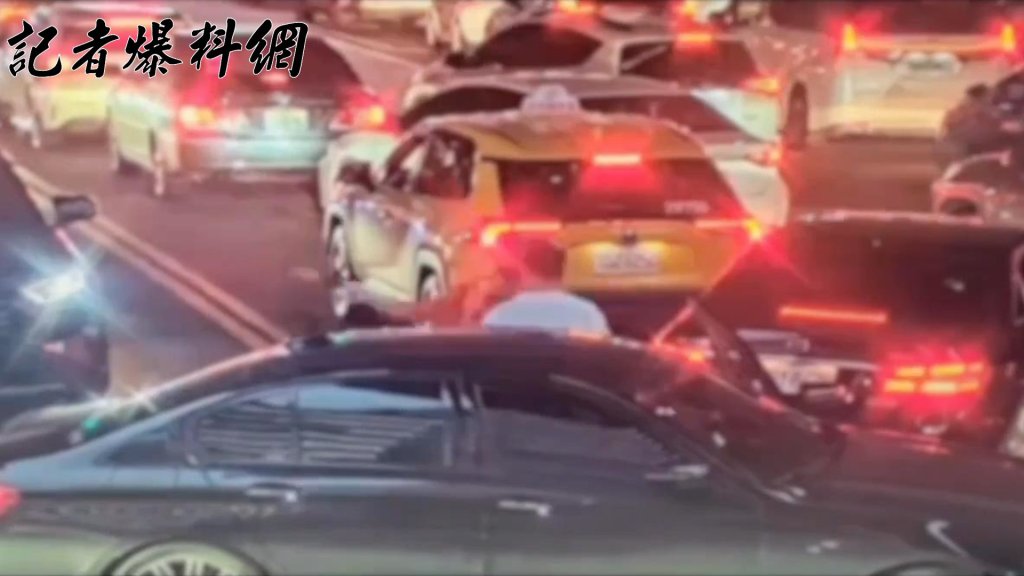 BMW男不甩義交指揮「路口淨空」卡路中　遭質問爆口角當街開打