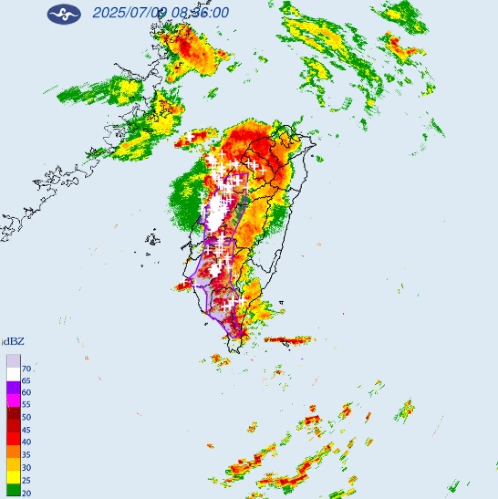 暴雨警報連環發！中南部今晨暴雨狂襲　台中苗栗高風險、大雷雨警戒不停歇