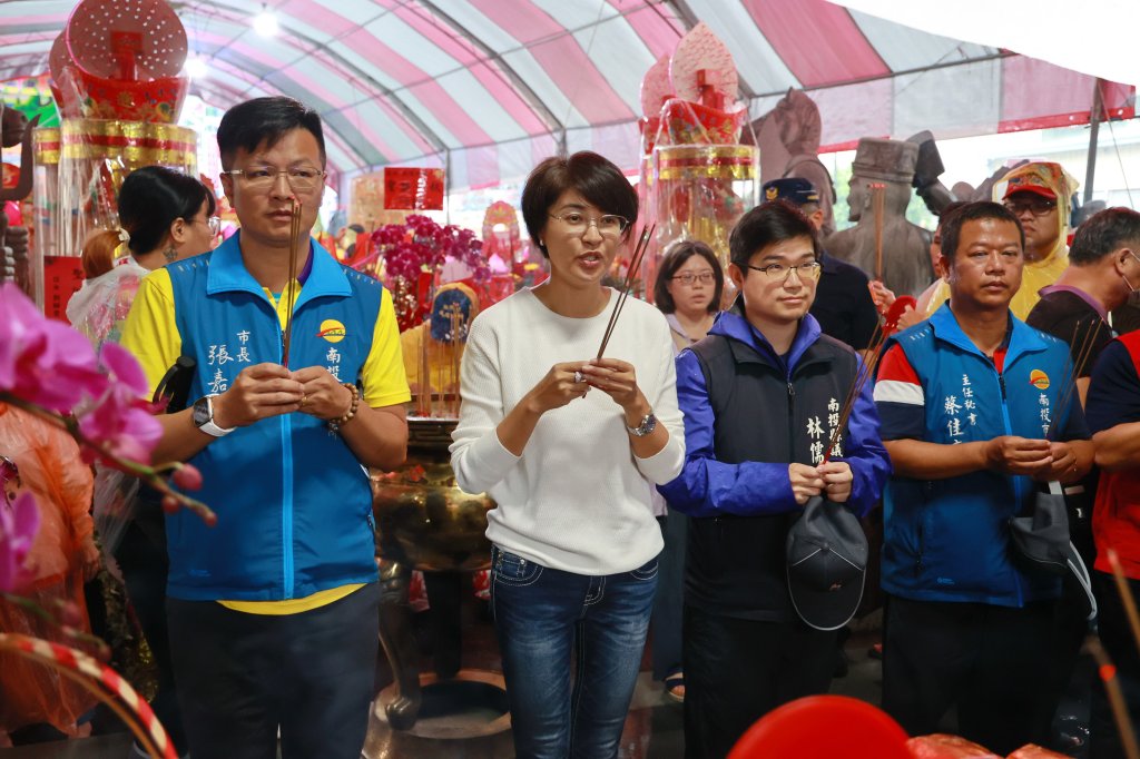 南投城隍遶境風雨無阻　國際陣頭進駐廟會熱鬧登場