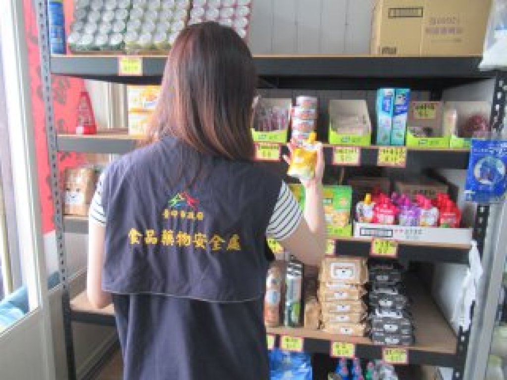 甜食控看過來！台中稽查巧克力與進口零食　食安四原則教你避雷