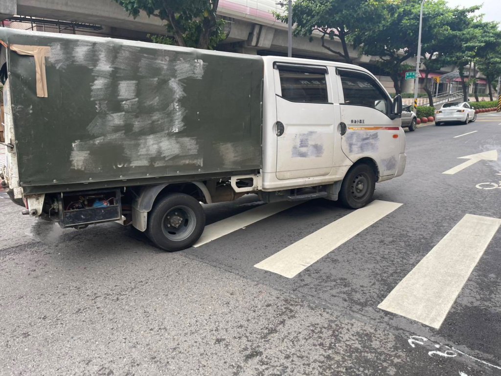 她只是走在斑馬線上...北投75歲婦人竟遭撞身亡 新制上路首月再傳憾事