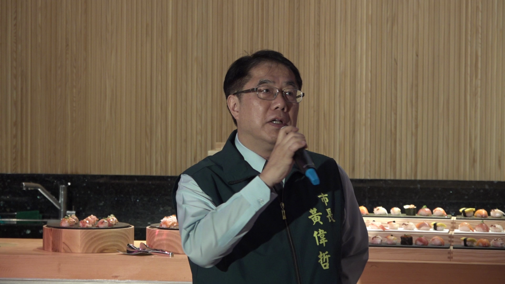 黃偉哲出席公益活動遭網酸！　市府澄清：為災後募款、未久留也未用餐