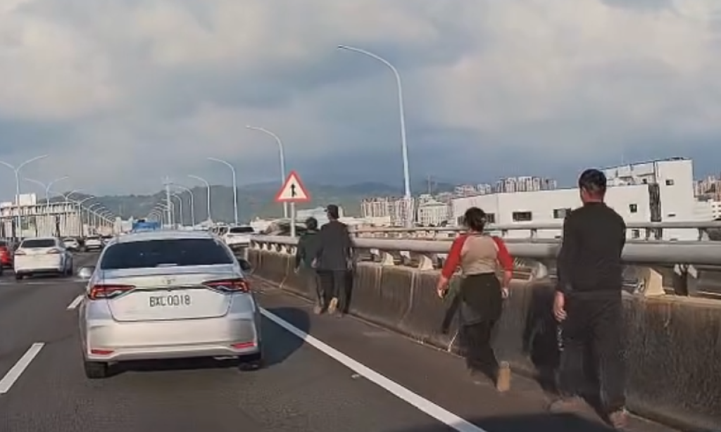 台74車禍民眾下車行走　網友質疑逃逸外勞警方澄清