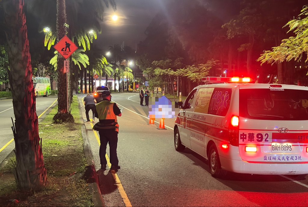 高雄死亡車禍！ 　機車自撞騎士爆頭亡