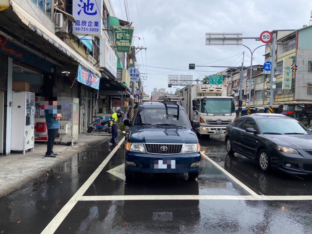 屏東死亡車禍！24歲女騎士追撞貨車 頭部重創送醫搶救不治