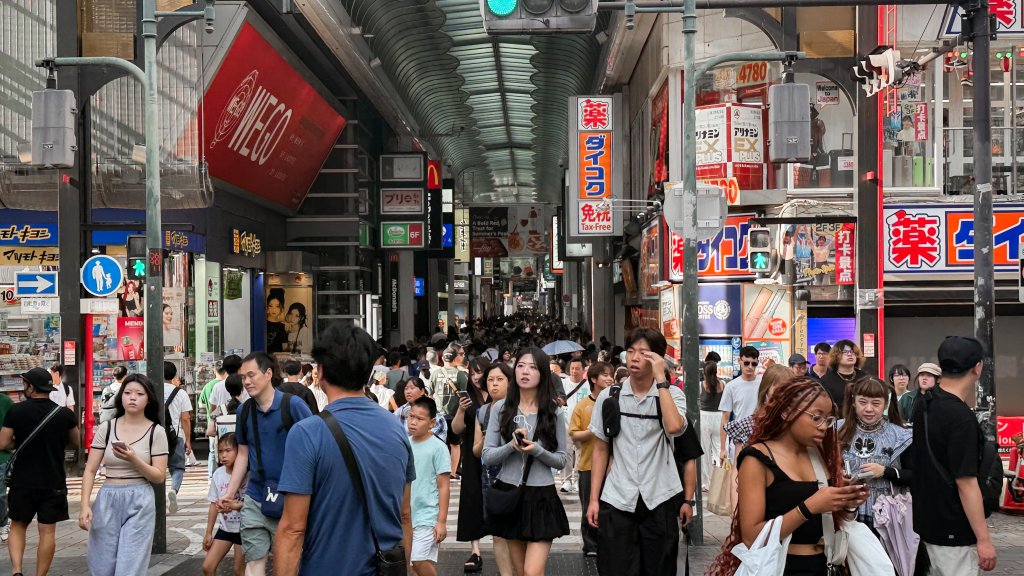 大阪京都爆量觀光客！當地不堪其擾　恐「取消免稅」5千日圓