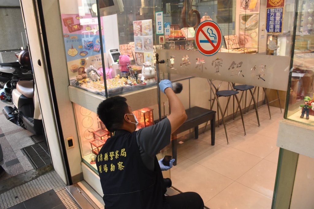 竹南銀樓遭搶70萬金飾　警方逮捕4嫌