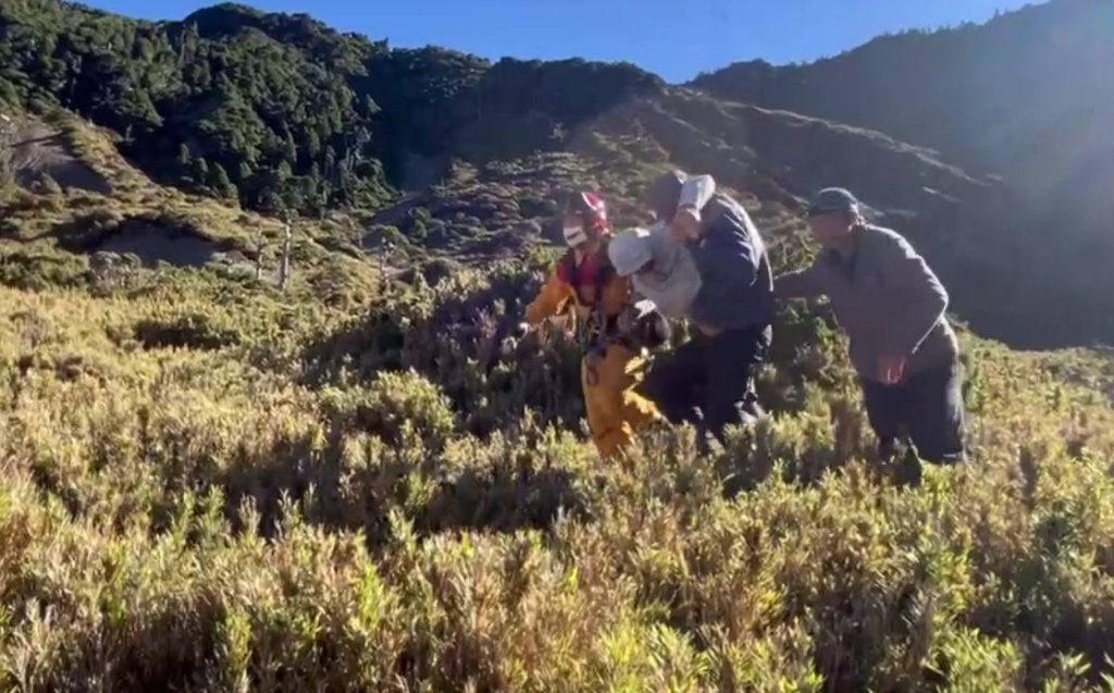 登南湖大山肺水腫！　空勤直升機救援