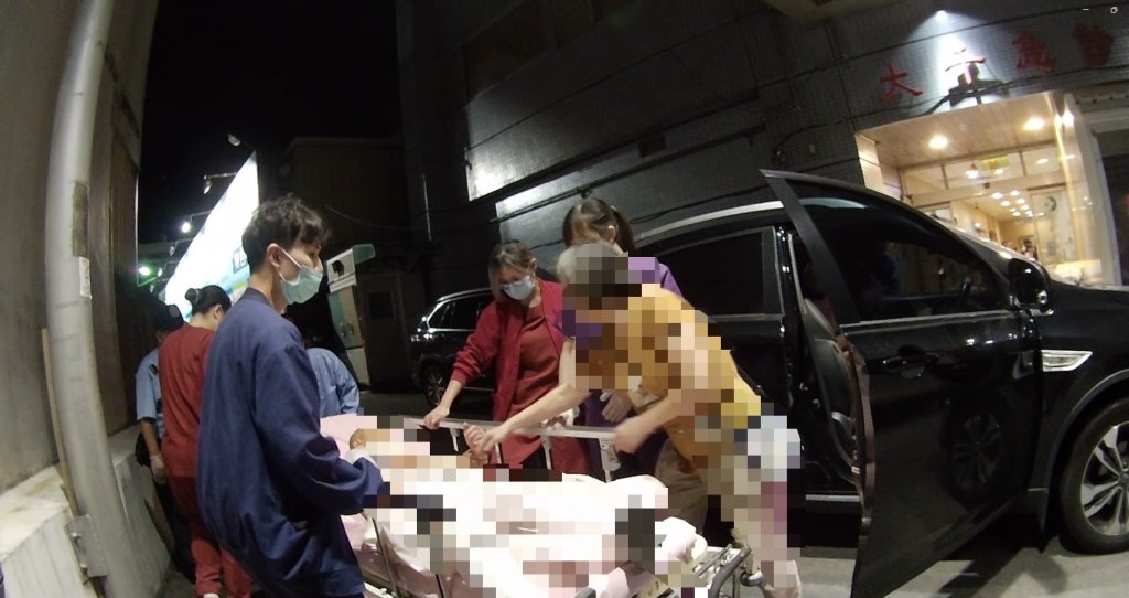 苗栗婦人山區遭蛇咬傷　警方巡邏車開道急送醫