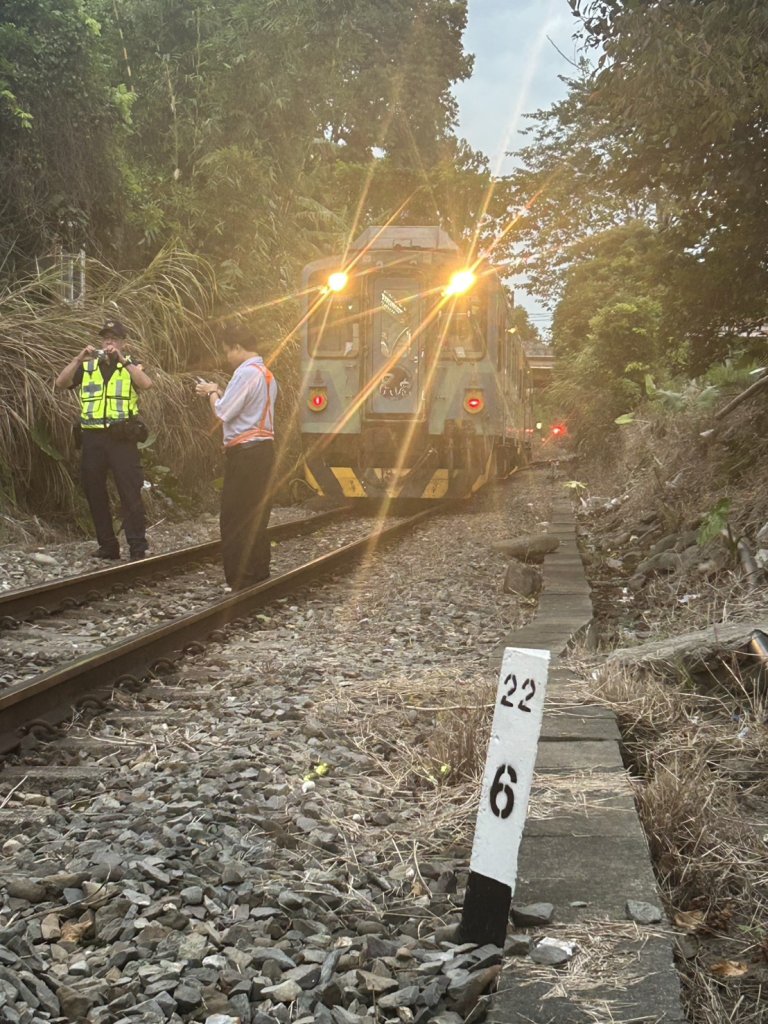 新竹橫山鄉死亡事故！　83歲婦闖入台鐵軌道遭列車撞擊傷重不治