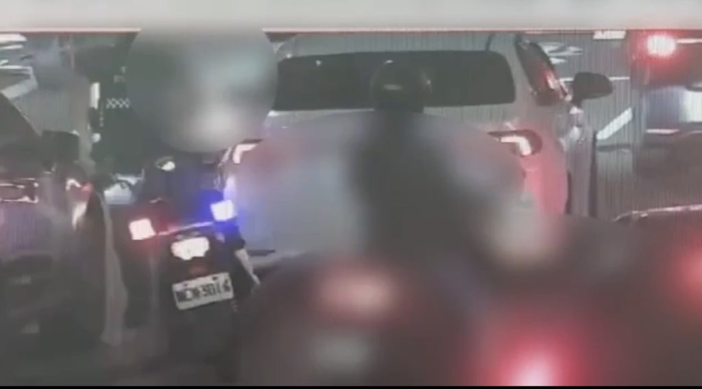 快訊／高雄新崛江槍響！自小客拒檢衝撞「警開9槍」