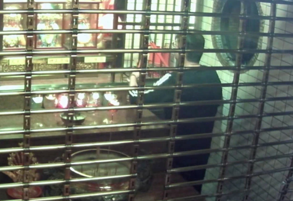 台中大里土地公廟失竊價值19萬4面金牌　警2小時內人贓俱獲