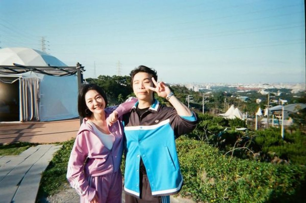 蔡康永、小S康熙金鐘典禮合體　派翠克攜她一起走紅毯