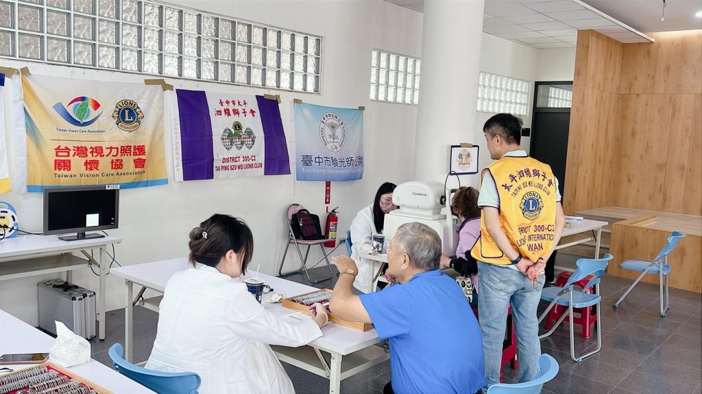 宏恩眼鏡以行動守護長輩視力　立人分公司驗光師參與太平公益篩檢行動