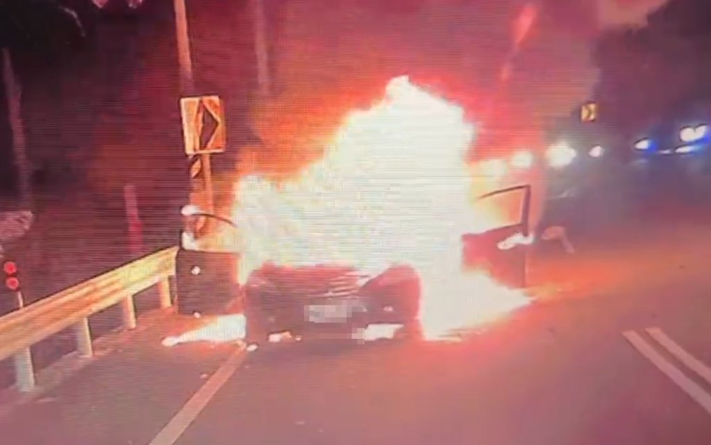 苗栗火燒車駕駛乘客急逃生！　女乘客意識模糊
