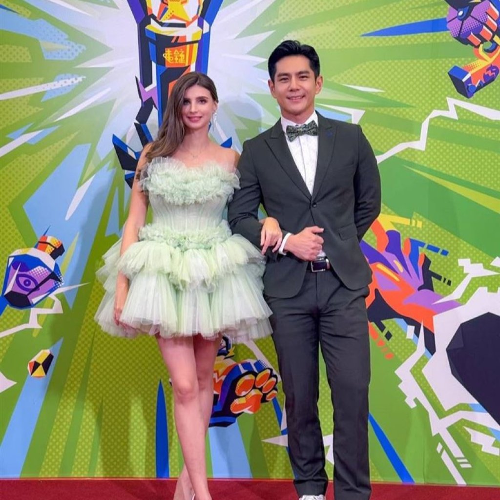 佳娜產後僅7天走鐘獎紅毯亮相！美翻全場　祖雄也驚呆