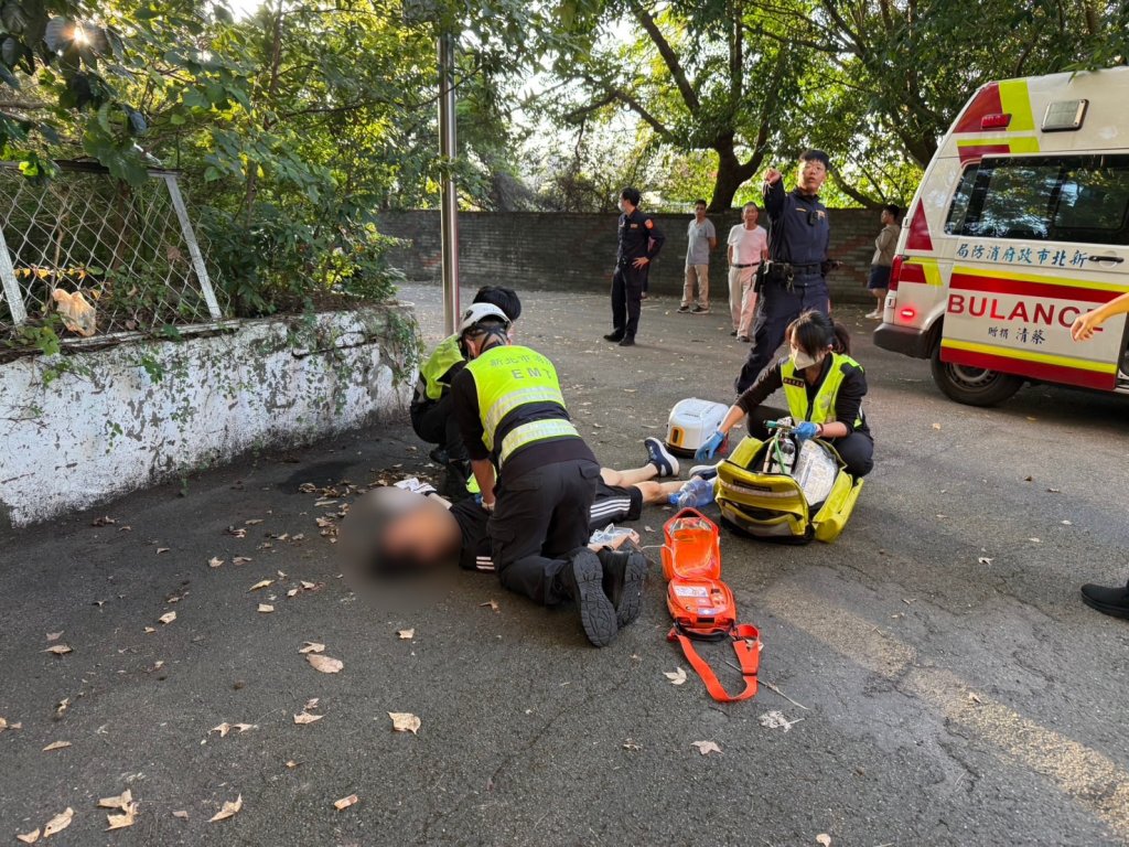 中和男運動路倒陷昏迷　警消民合力「CPR+AED」開闢生命走廊搶回1命
