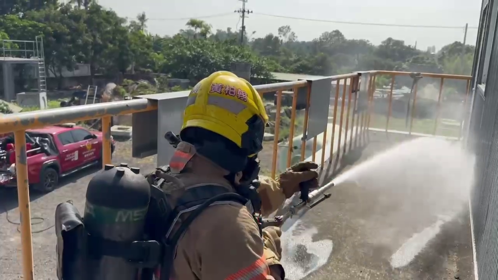 提升救災戰力！新竹消防南下台南取經「幫浦消防車」　細水霧技術受好評