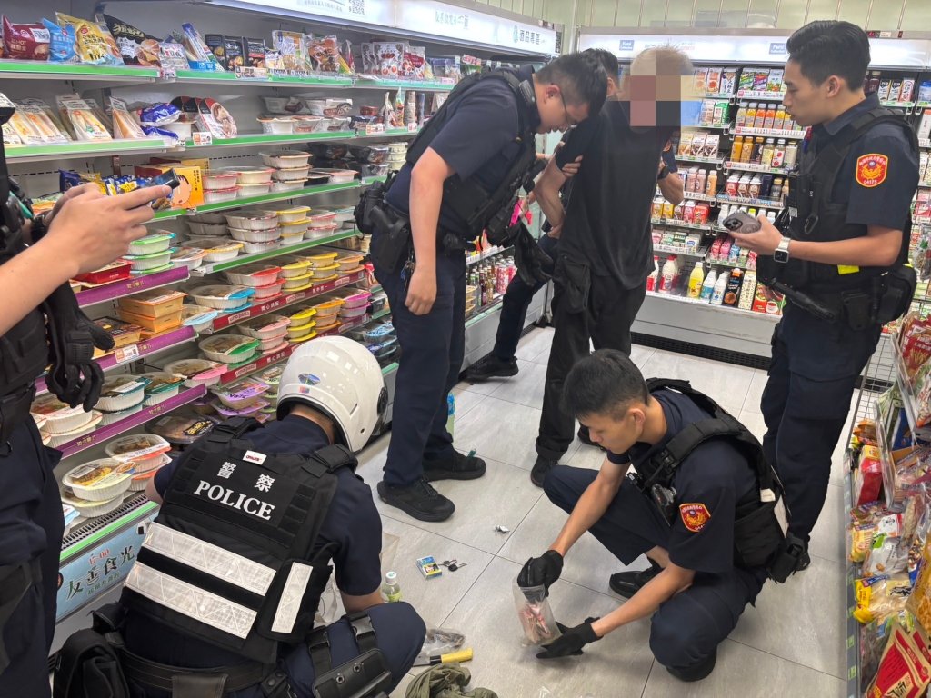 來台依親失業2年　德籍男持刀連搶超商、賣場...下場曝光