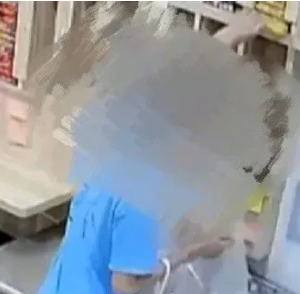 18分鐘搬光無人泡麵店　台南婦人付錢仍挨罰1.2萬還判拘役