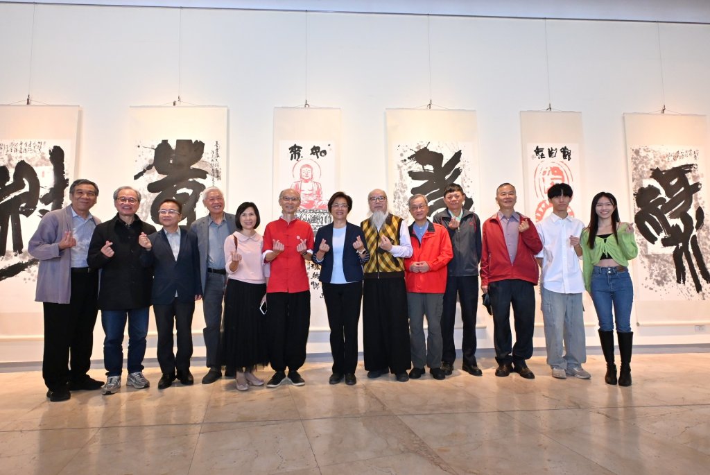 彰化縣美術家接力展第117棒賴錦源老師展出400餘件作品