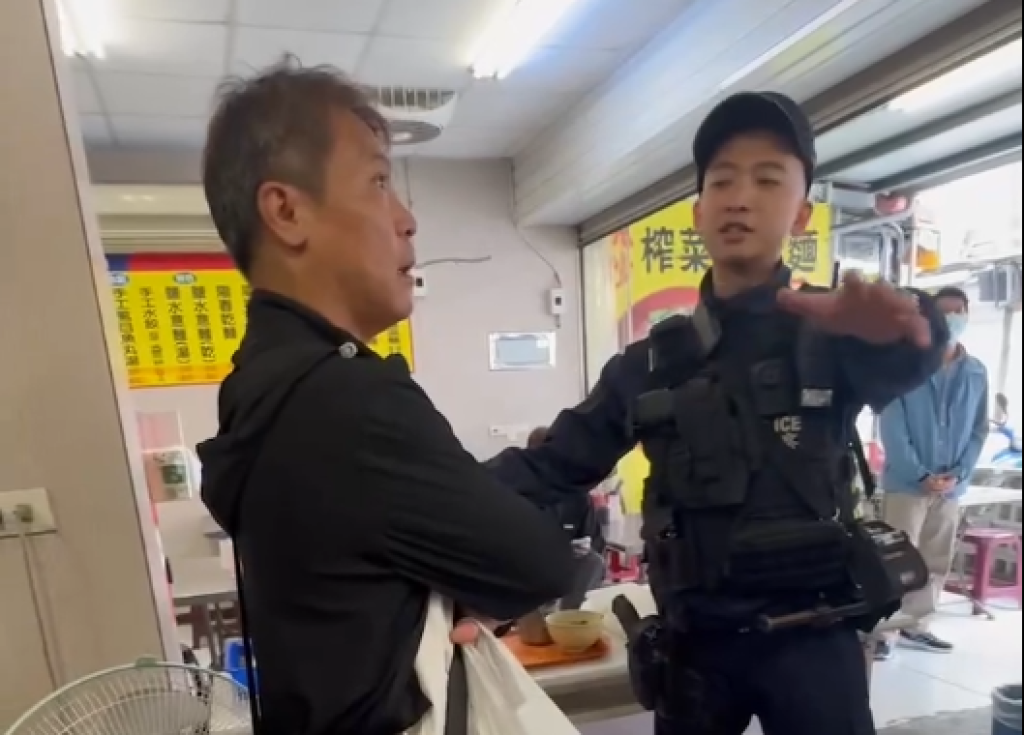 影／想吃霸王餐？台南奧客麵店買440元沒付錢想閃人　「等等再來付」跟警察盧小小