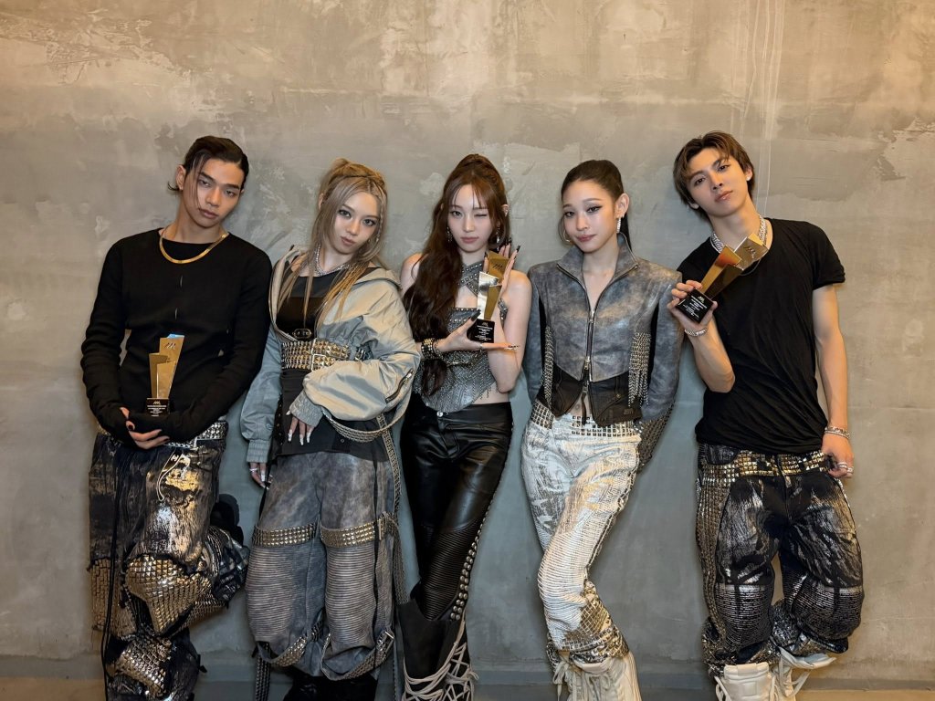 韓團一句話惹怒小粉紅！稱「美麗的國家」急道歉　道歉文藏玄機...陸網再崩潰