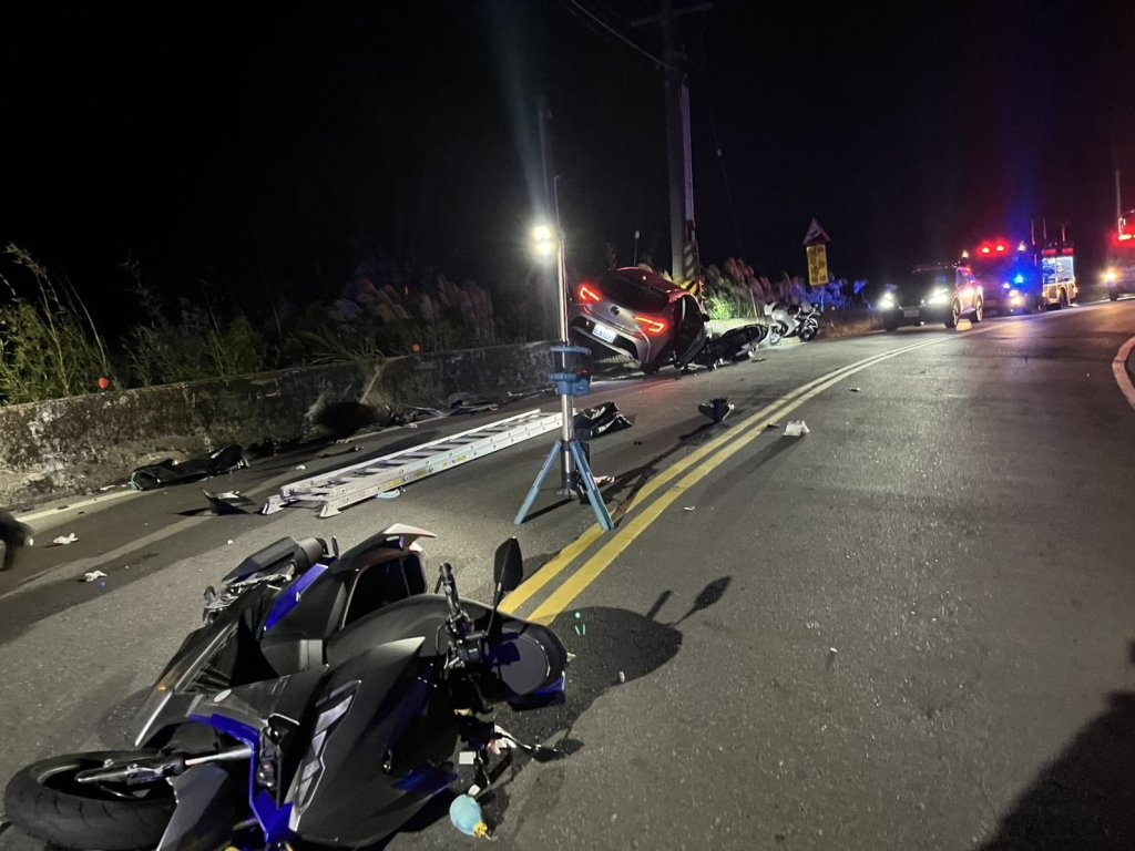 毒駕害人！三芝男逆向猛撞2機車　1騎士摔落山谷3人傷