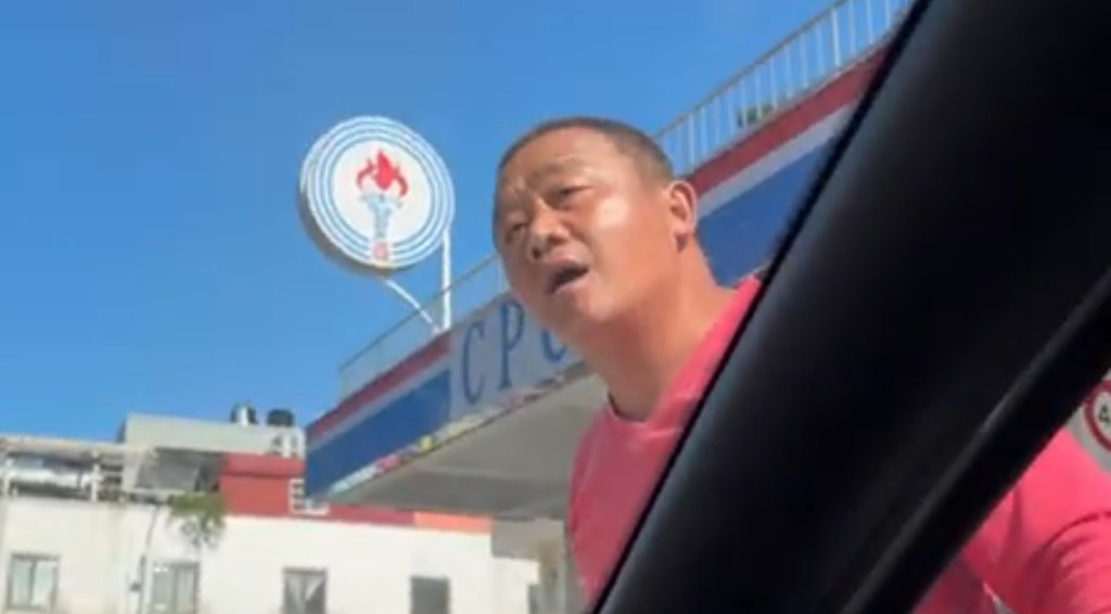 駕車禮讓行人竟遭攔車嗆聲幹譙！　苗栗警方:恐涉及強制罪及交通違規