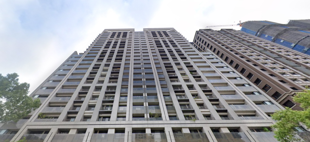 台中驚傳七期豪宅社區大樓前強盜鉅款案！ 　男子剛領1061萬遭兩惡煞洗劫一空