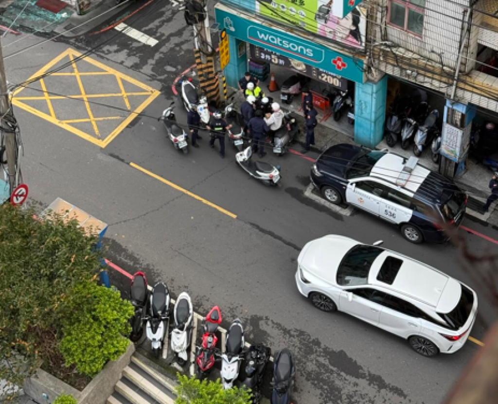 通緝犯闖紅拒檢逃逸！　機車熄火被逮警查出另涉毒駕