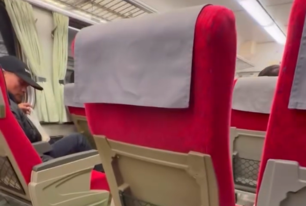 影／搭台鐵開擴音聽音樂！全車乘客怒「不會帶耳機喔」　阿伯：沒有聽音樂的權利嗎