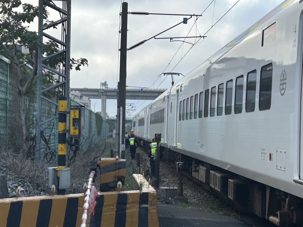 台鐵楊梅平交道死亡意外！　男子闖入遭自強號列車撞死