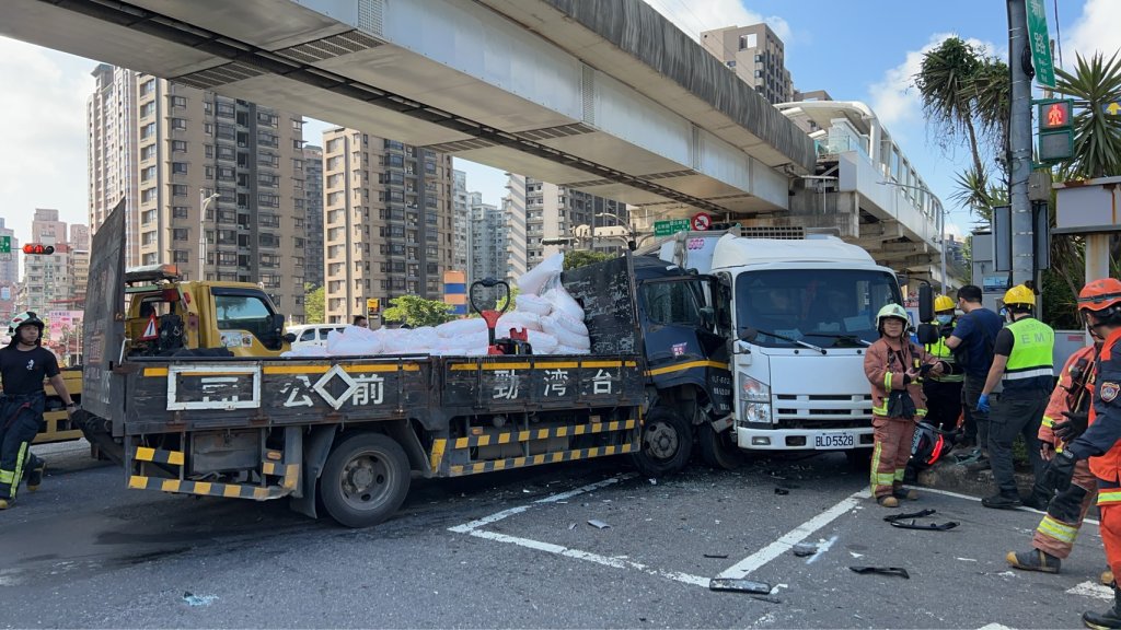 紅樹林預拌混凝土車失控猛撞　差 8 秒釀行人悲劇