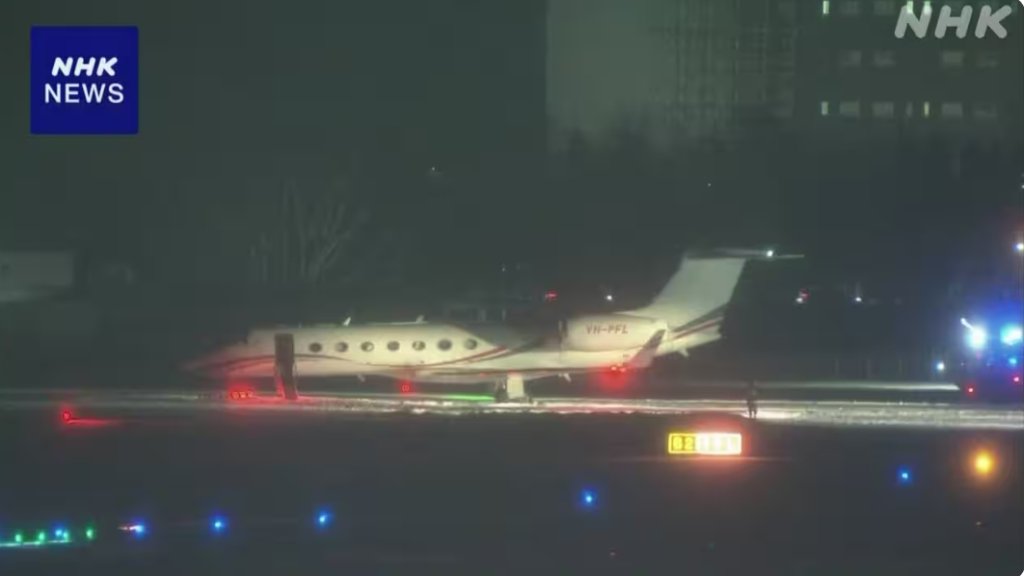 北海道新千歲機場驚魂！私人飛機疑「衝出跑道」　9人全數平安無傷